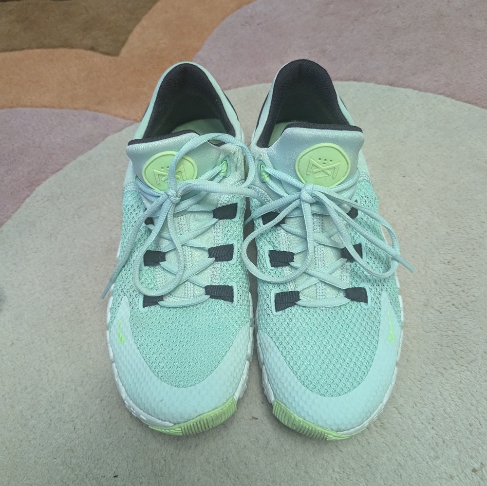 Nike Metcon 4 Sneakers - Picture 2 of 8